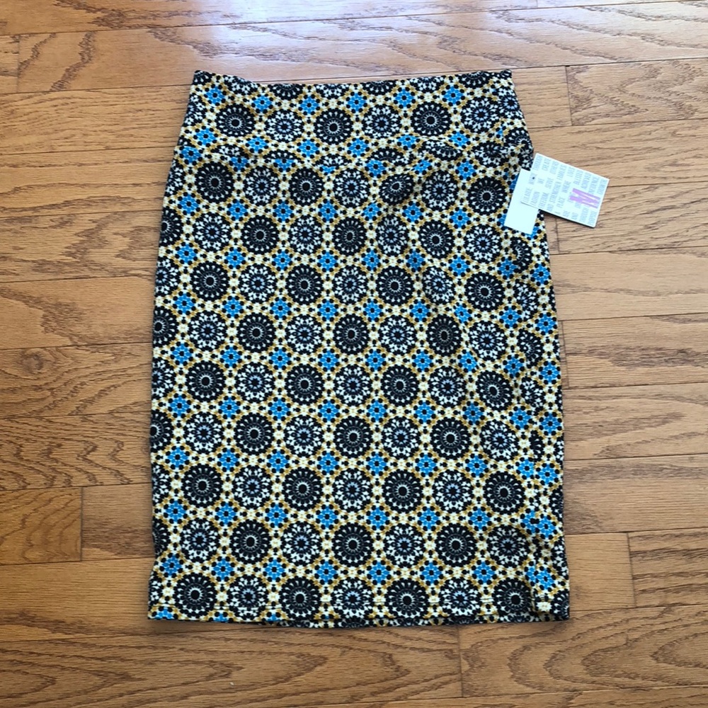 Lularoe Cassie size M. NWT